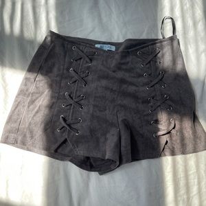 She & Sky Side Zip Shorts Size M